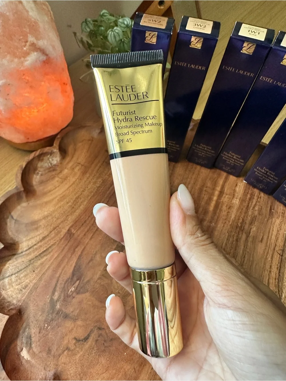Estee Lauder Futurist Hydra Rescue Moisturizing Makeup 3N2 WHEAT